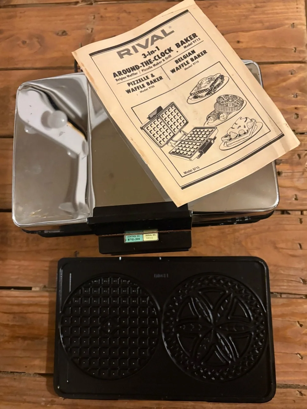 Vintage Rival 3-in-1 Black Waffle Maker - Around-the-Clock Baker